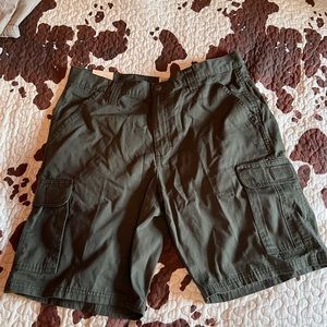 Men’s Cargo Shorts NWT